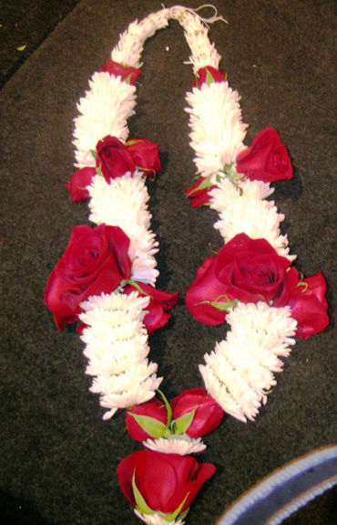 Roses & Daisey Garland